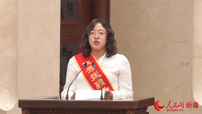 石河子大学医学院第一附属医院党委委员、副院长，北京大学肿瘤医院乳腺肿瘤内科副主任医师。人民网 李欣洋摄