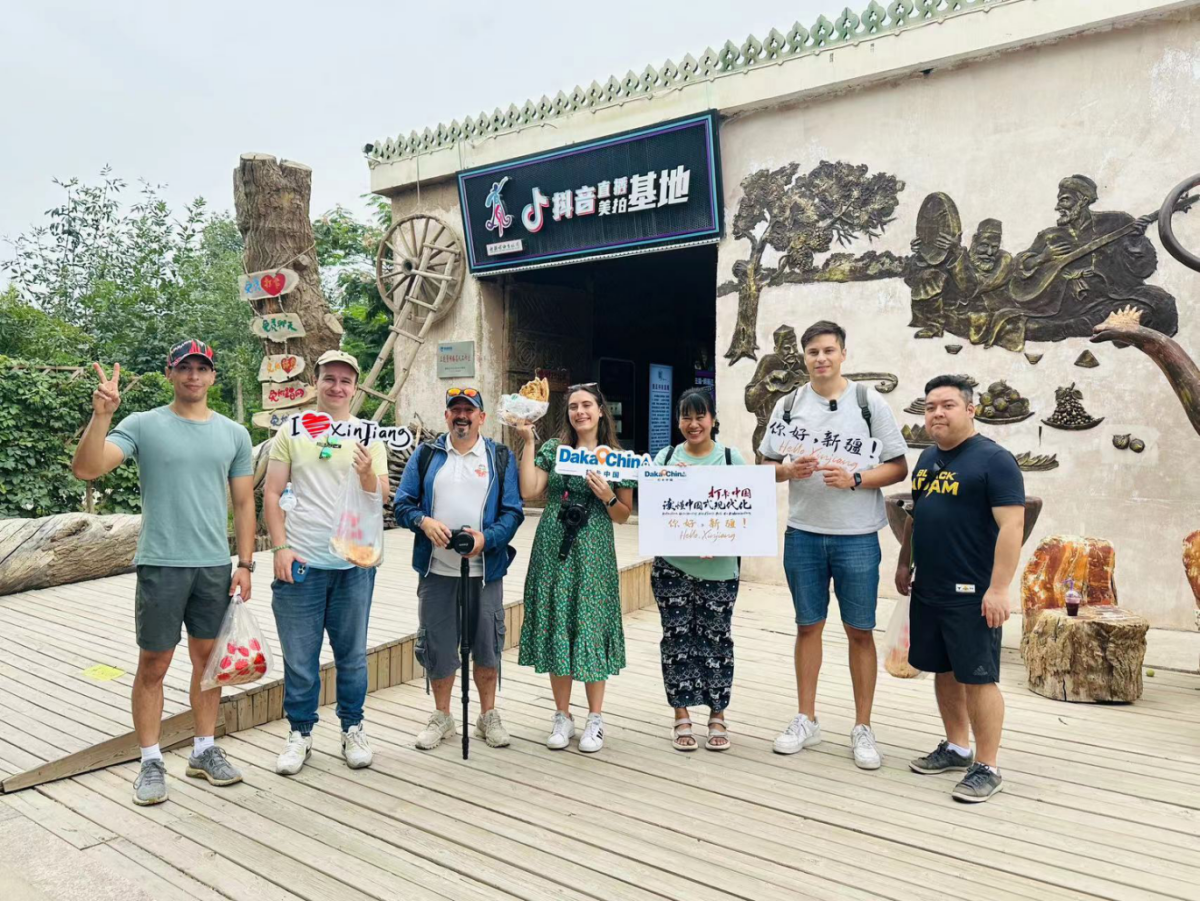 听传奇故事逛热闹古城 外国网红沉浸式感受喀什 听传奇故事逛热闹古城 外国网红沉浸式感受喀什_fororder_图片7