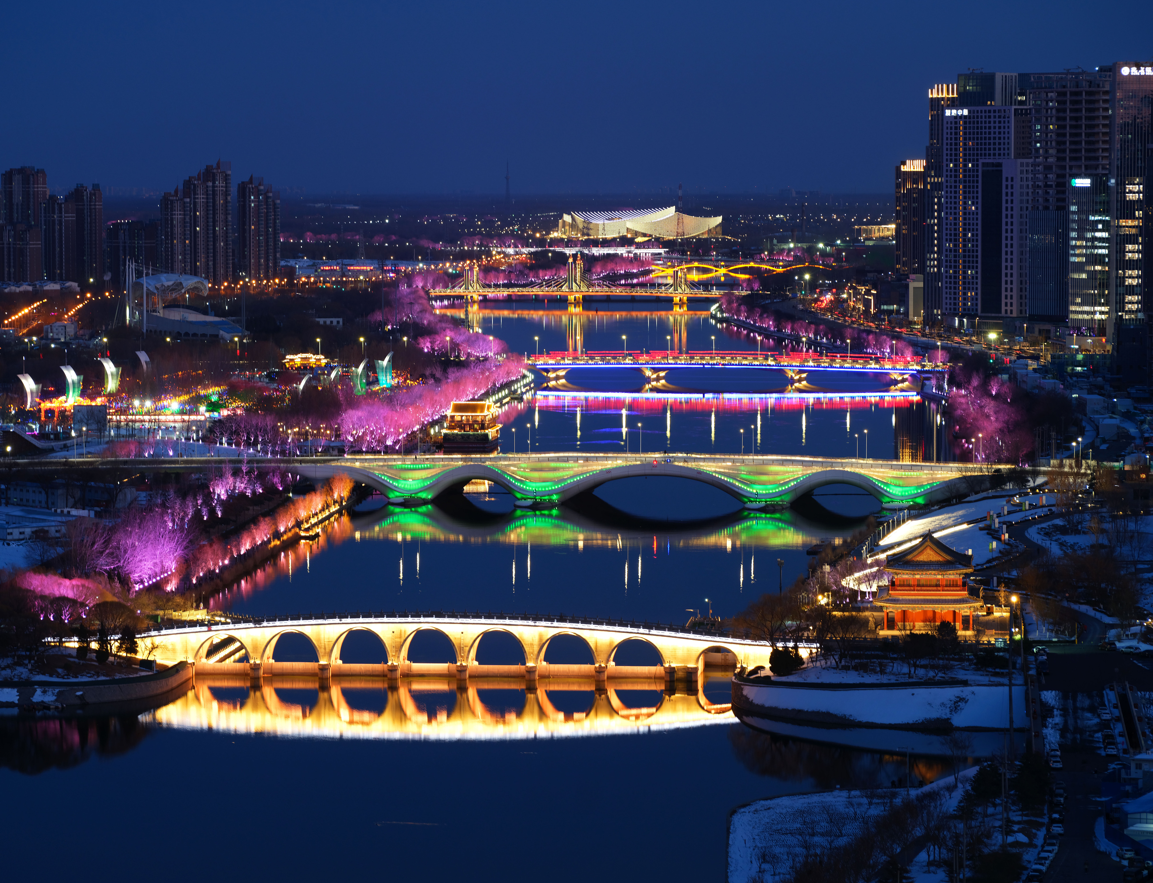 2024年2月22日,京杭大运河北京通州段夜景。