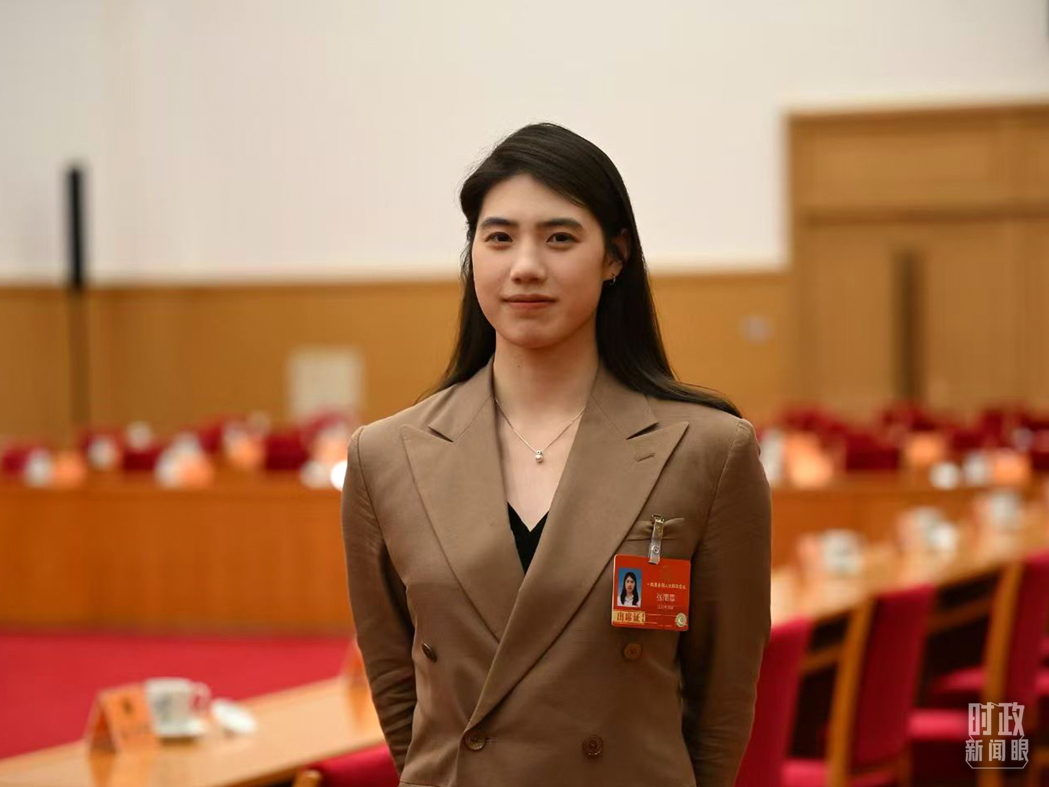 △张雨霏代表。(总台央视记者史伟拍摄)