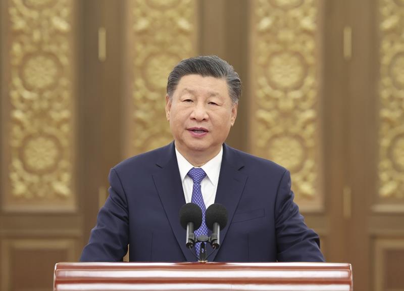 △2024年9月23日,北京人民大会堂,习近平总书记接见探月工程嫦娥六号任务参研参试人员代表、参观月球样品和探月工程成果展览并发表重要讲话。
