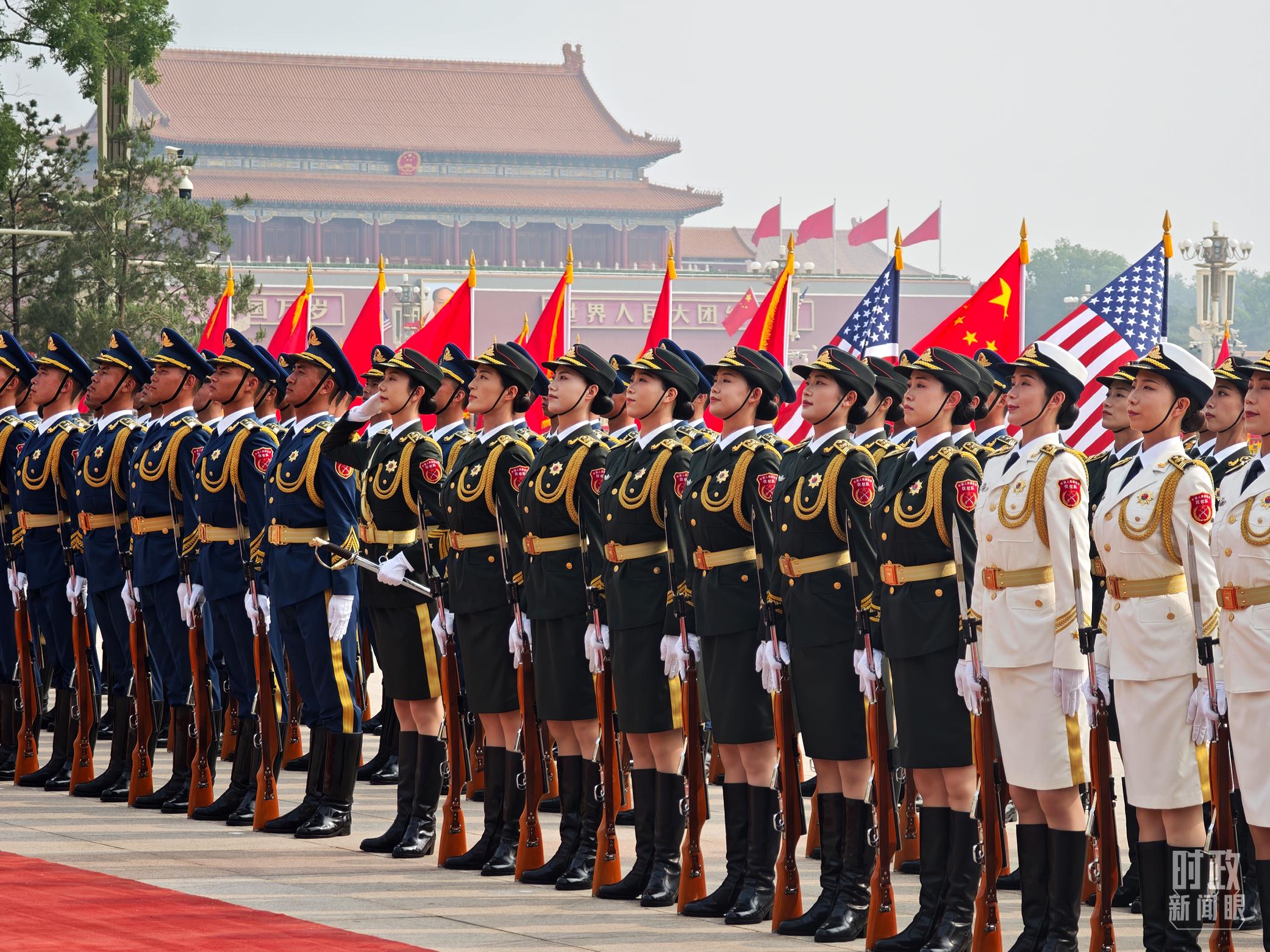 △5月14日上午,欢迎仪式上的中国人民解放军仪仗队。(总台央视记者许永松拍摄)